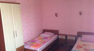 Гостиница Татьяна Евпатория Двухместный номер с 2 отдельными кроватями и балконом-2